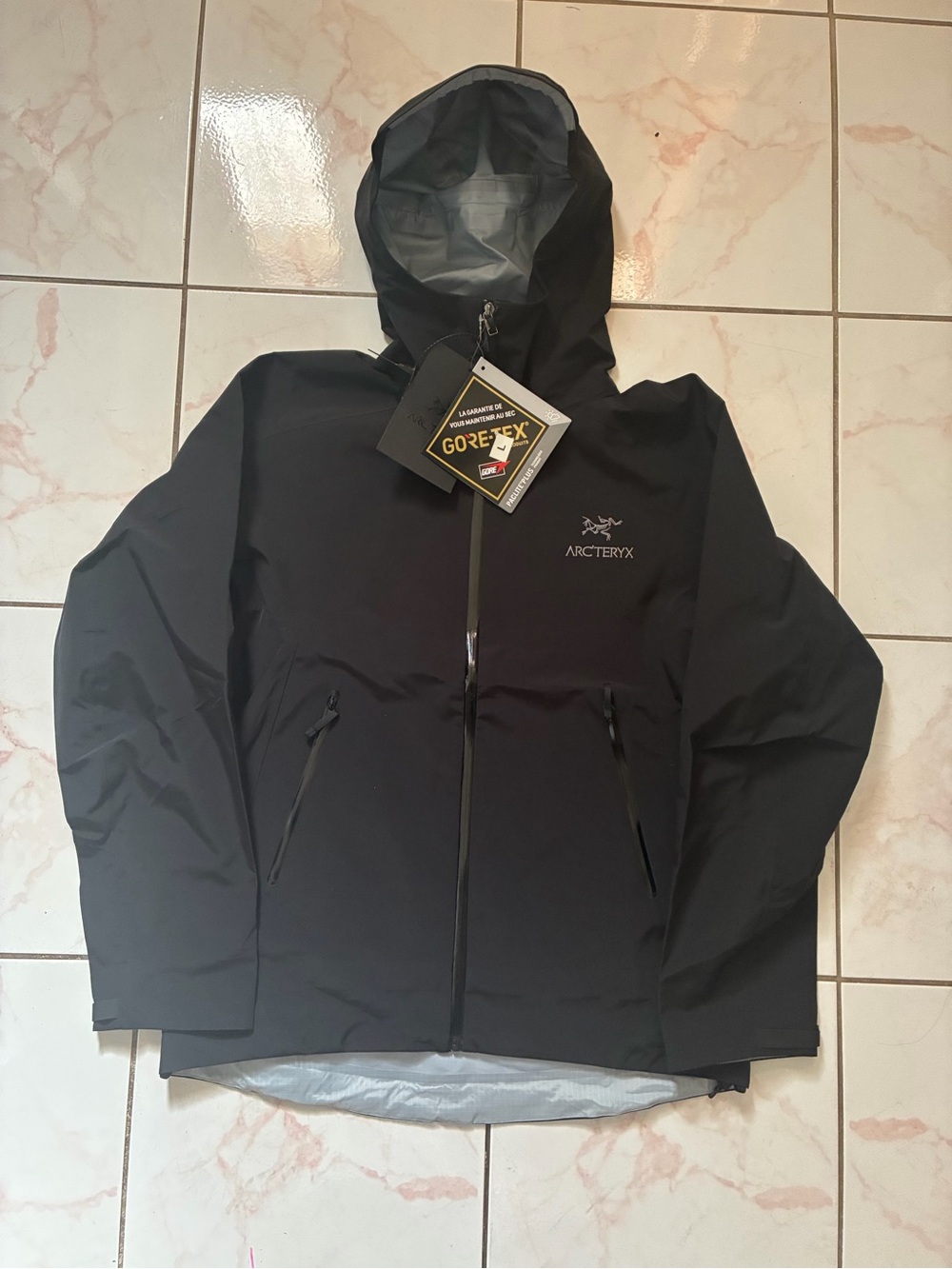 Arc'teryx Black Gore‑Tex Hooded Rain Jacket